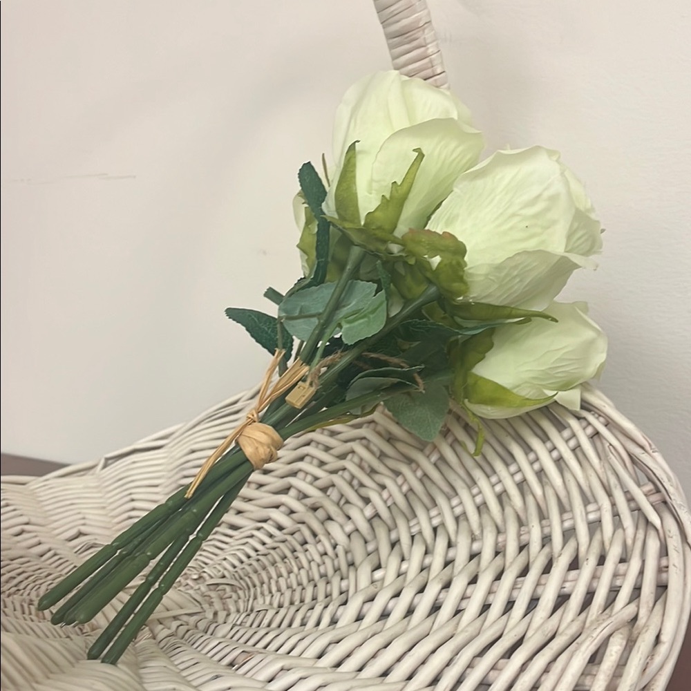 Elegant Cream Faux Roses Bouquet - Picture 3 of 3